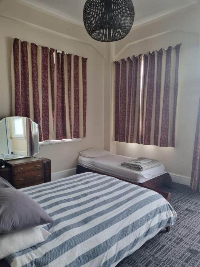 Crashpalace Backpackers נאפייר מראה חיצוני תמונה