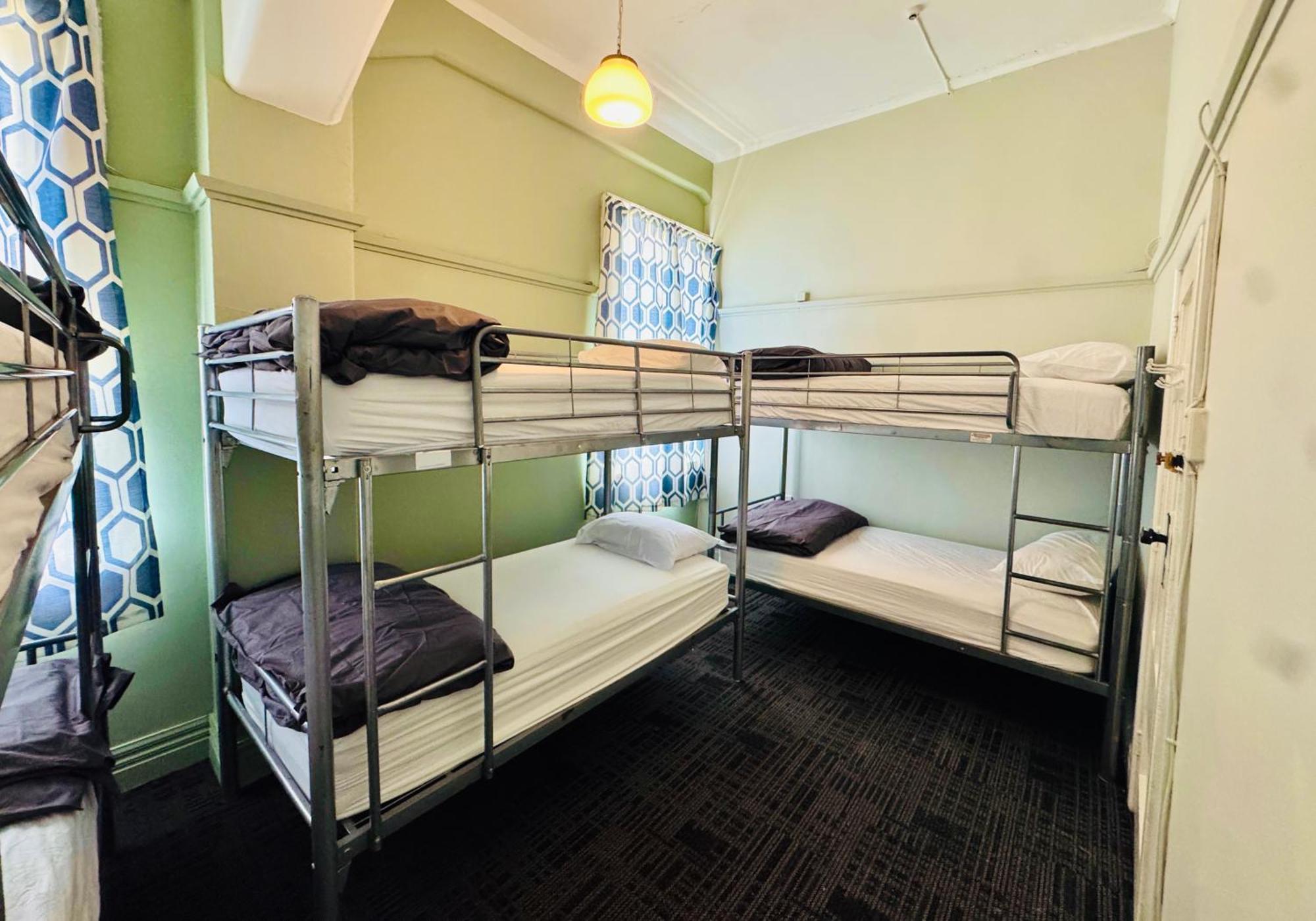 Crashpalace Backpackers נאפייר מראה חיצוני תמונה